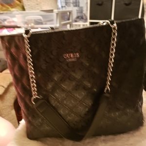 This is  a  new  Gray Guess  tote style  handbag.